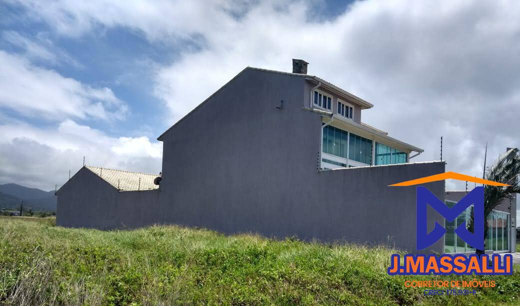 Casa à venda com 3 quartos, 220m² - Foto 4