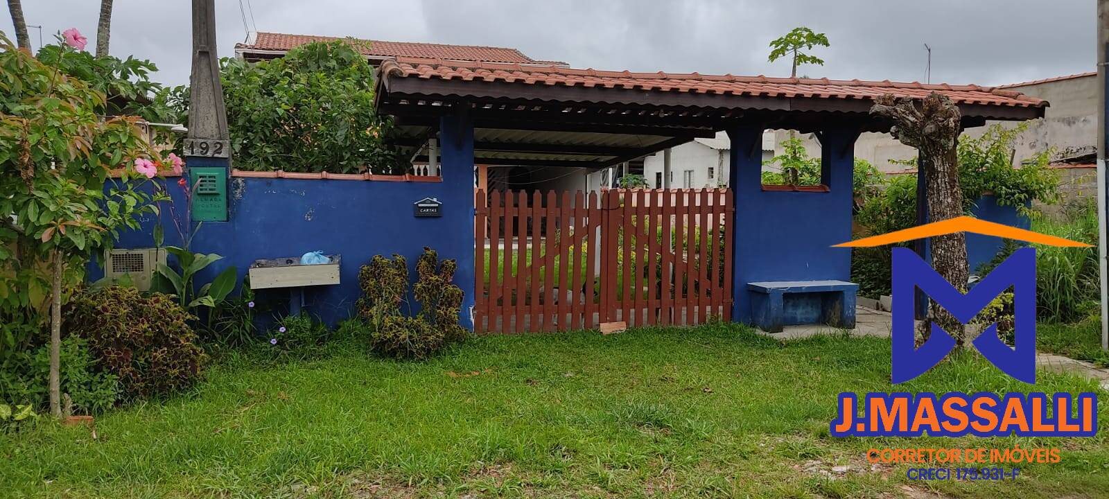 Casa à venda com 3 quartos, 250m² - Foto 1