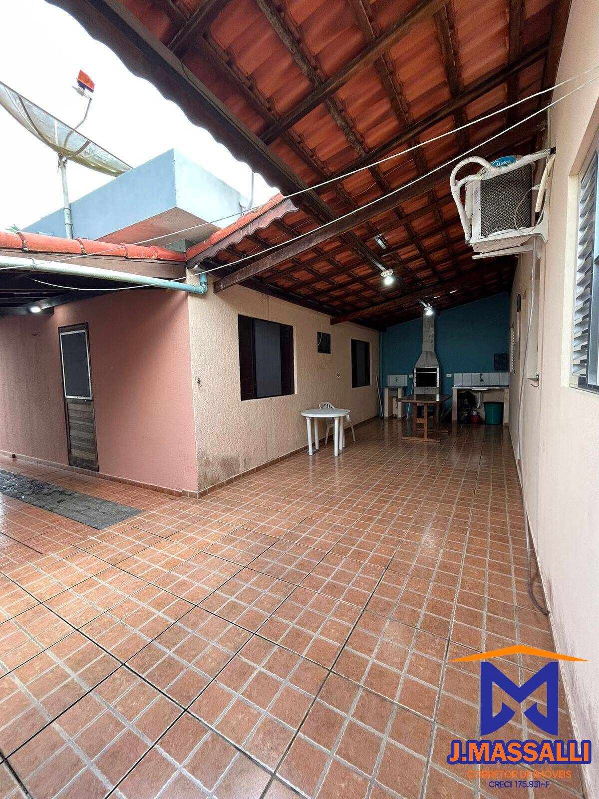 Casa à venda com 4 quartos, 250m² - Foto 9