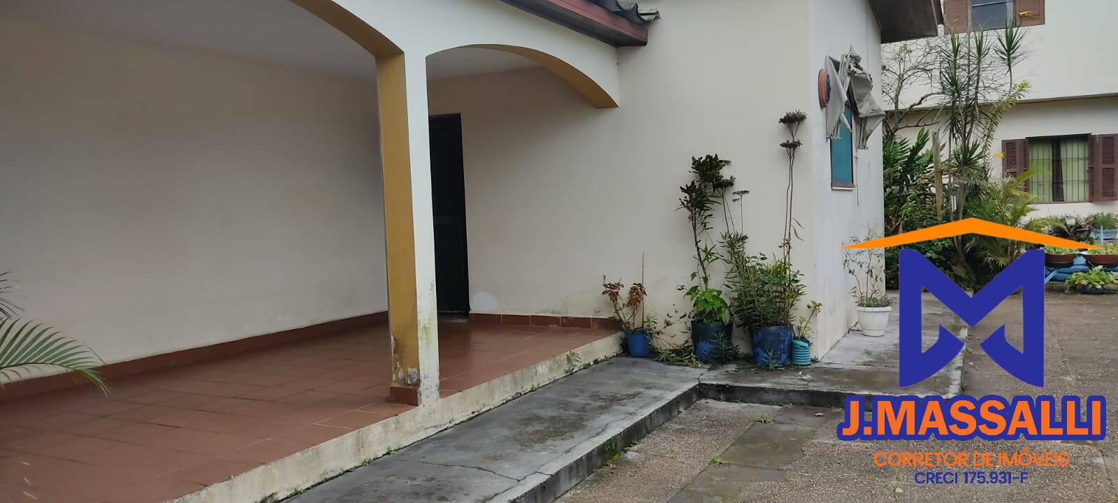 Casa à venda com 4 quartos, 200m² - Foto 2