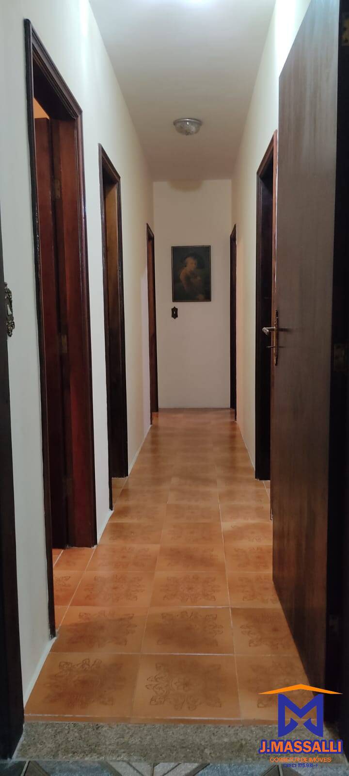 Casa à venda com 4 quartos, 200m² - Foto 18